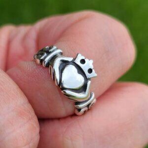 James Avery Adorned Claddagh Ring Size 6